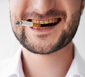 Jaké škodlivé následky má kouření na chrup